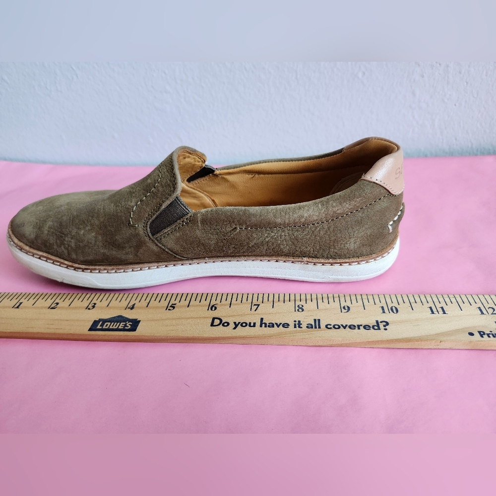 Sperry top-sider sneaker Women's Size 8.5 w/elastic bands and a leather Insole